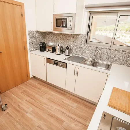 Modern Luxury Near Harbor Of Albufeira